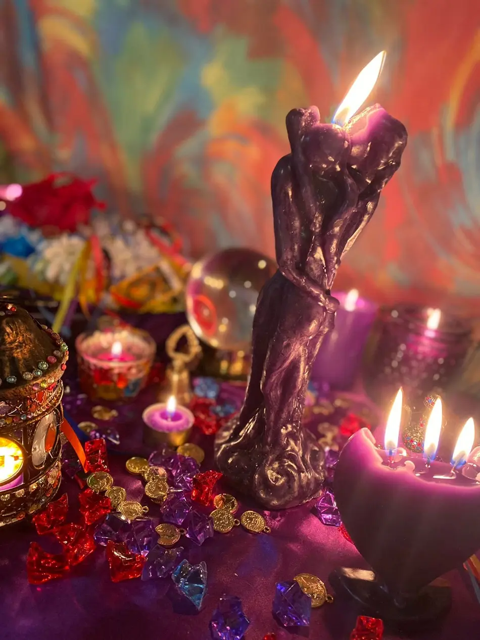 Ritual de trabajos y anti-brujería en el altar de Clara